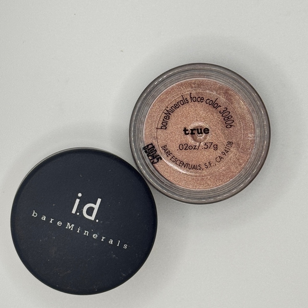 NEW bareMinerals Highlighter in True